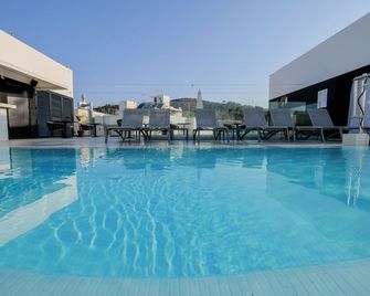 azuLine Hotel M - Sant Antoni de Portmany - Bazén