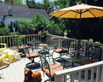 Dragonfly Guest House - Ogunquit - Balcón