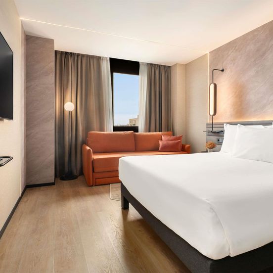 Novotel Valencia Lavant image 1