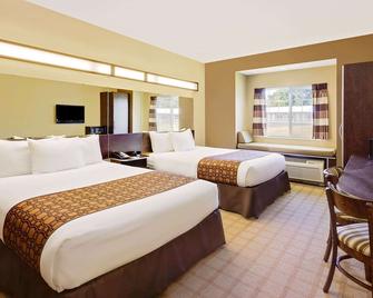 Microtel Inn & Suites by Wyndham Prairie du Chien - Prairie du Chien - Спальня