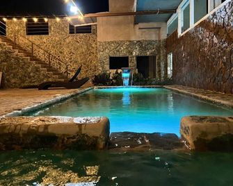 Hotel Termales La Montaña - Ahuachapán - Pool