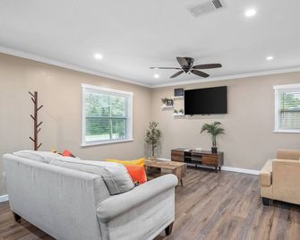 Cozy retreat in the heart of Florida Springs Country - Alachua - Huiskamer