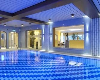 Posthotel Rattenberg - Rattenberg - Басейн