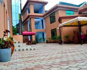 Asmasi Hotels - Arusha - Patio