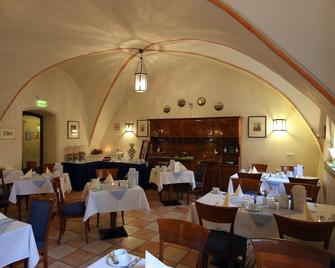 Romantik Hotel Tuchmacher - Γκέρλιτς - Εστιατόριο