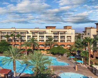 Enjoy Las Vegas Blvd with the Family in 2BD condo with resort lazy river - Enterprise
