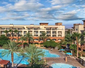 Enjoy Las Vegas Blvd With The Family In - Enterprise