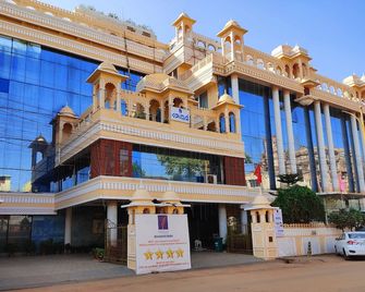 Empires Hotel - Bhubaneswar - Building