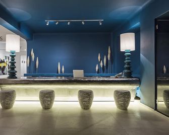 Art Hotel Santorini - Pyrgos Kallistis