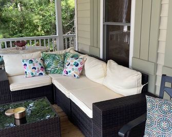 The Roost- Serenity with a Sunset - Camden - Balkon
