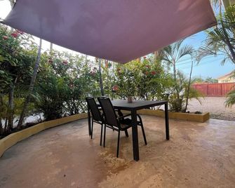 The Dive Hut - Boutique Apartments - Kralendijk - Pátio