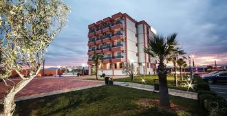 Hotel Oasis - Podgorica - Edificio