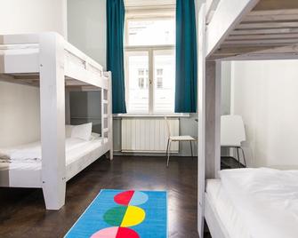 2B Hostel & Rooms - Budapest - Bedroom