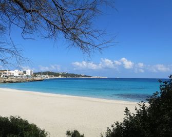 Hotel Baviera - Cala Ratjada - חוף