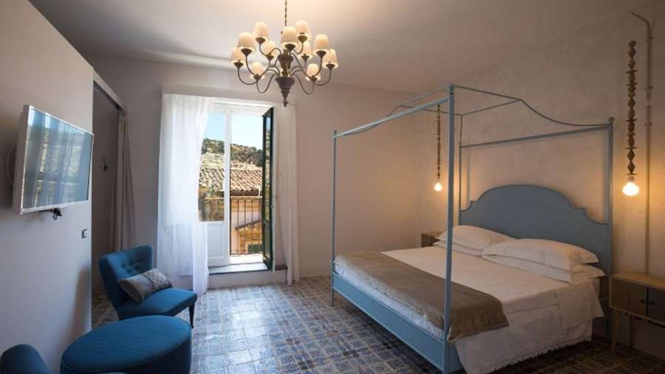 Palazzo Conti Camere & Suites