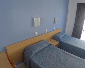 Apartamentos Playa Sol - Es Canar - Schlafzimmer