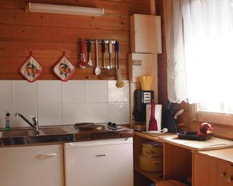 Cozy Home In Wolgast Ot Hohendorf - Wolgast - Küche