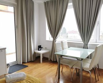 Trnovo apartment with free parking - Ljubljana - Essbereich
