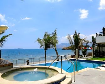Icove Beach Hotel - Olongapo - Pool