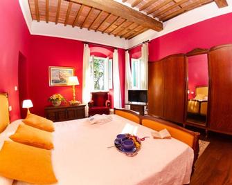 Villa in Uzzano with 4 bedrooms sleeps 10 - Uzzano - Habitación