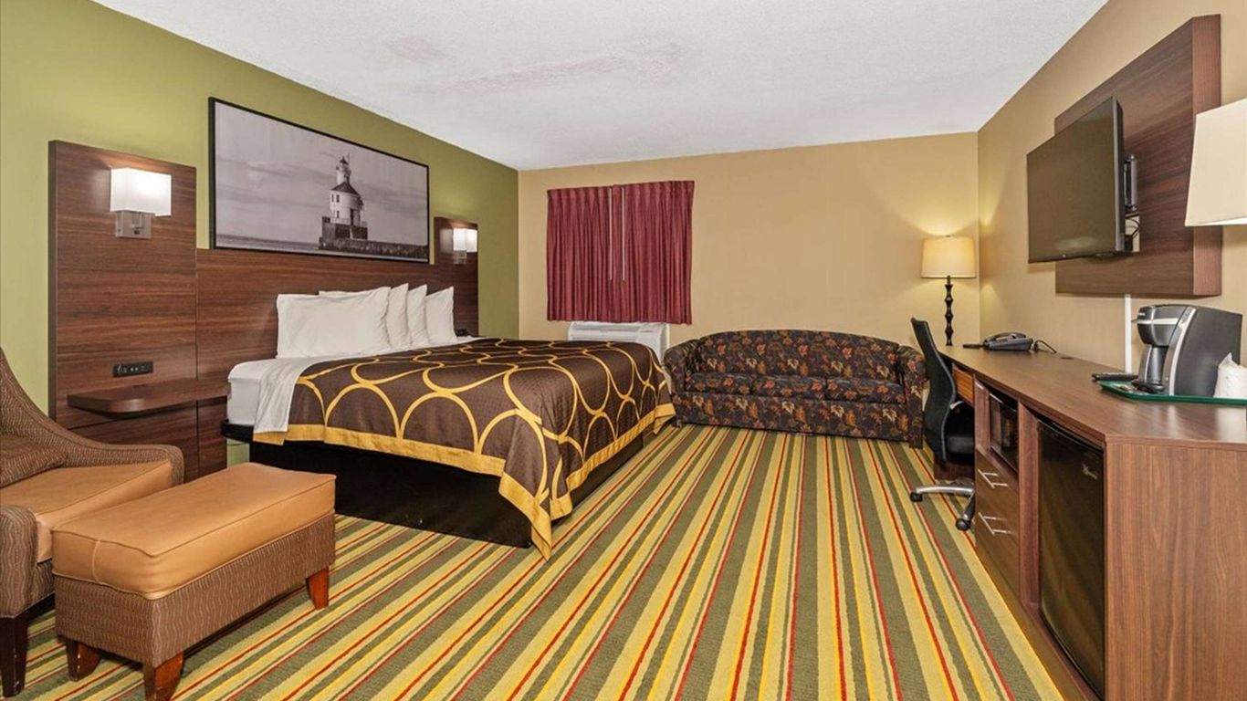 Super 8 by Wyndham Superior WI