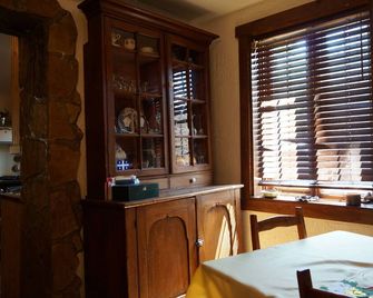 Refuge du Poète - Longueuil - Eetruimte