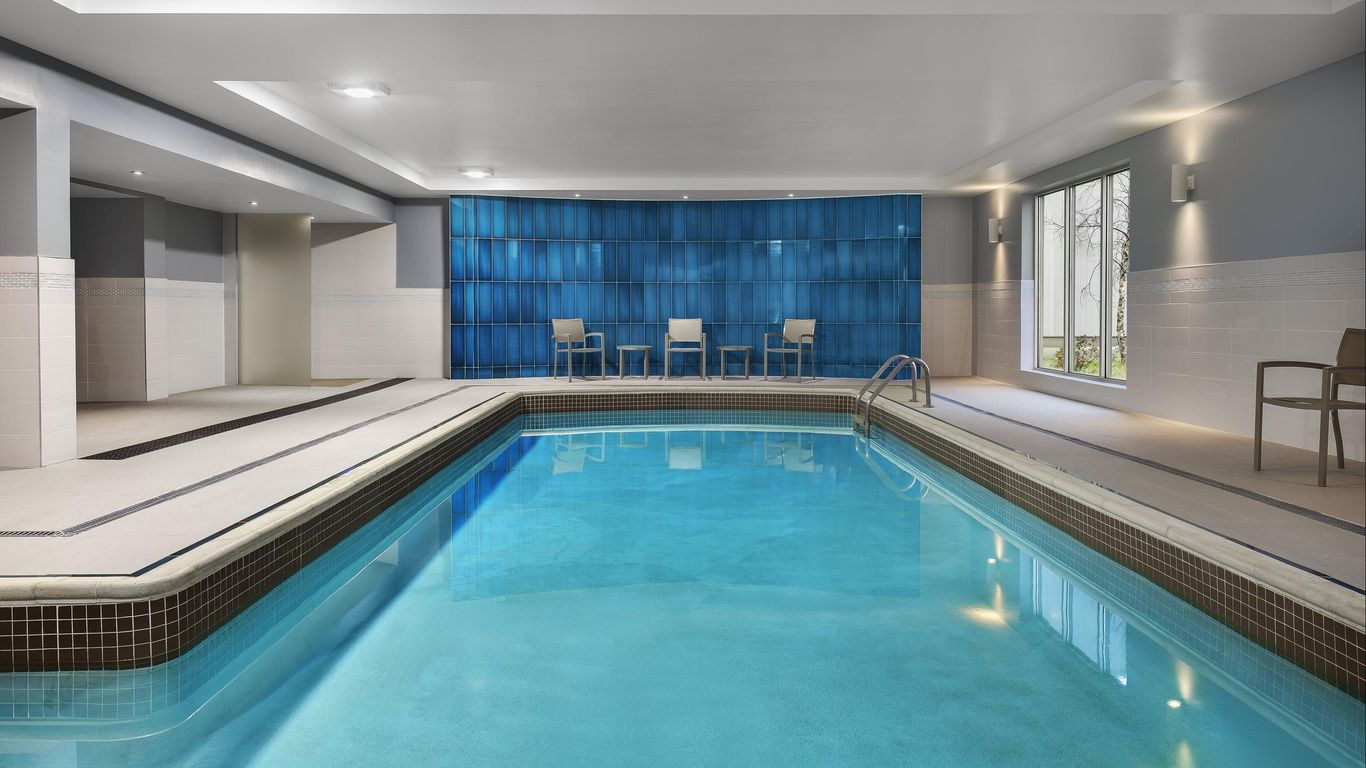 Holiday Inn Express & Suites Chatham South By IHG