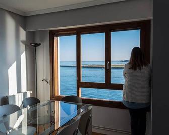 Txingudi by Basquelidays - Hondarribia - Ruokailuhuone