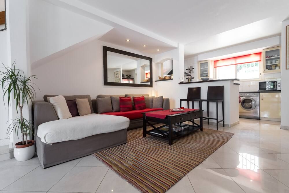 Private House In Nice Port - ניס - סלון