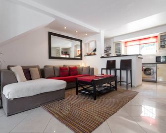 Private House In Nice Port - Nice - Sala de estar