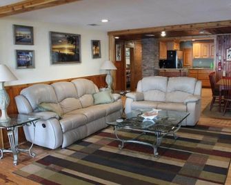 Bring Your Boat To Our River House And Enjoy The Beautiful St Johns River. - Palatka - Salónek