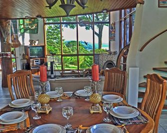 Lakefront Eco-Preserve w/ Pool/Slide, Waterfalls, Kayaks, Golf Course, Trails ++ - Arenal - Dining room