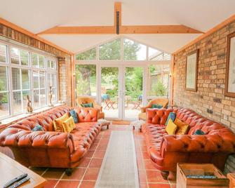Coronation Cottage - Wisbech - Living room