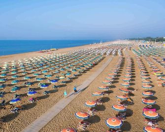 Residence Valbella - Bibione - Beach