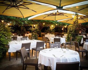 La Tenuta Di Rocca Bruna Country Resort - טיבולי - מסעדה