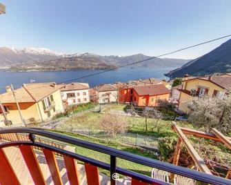 Casa Magotina - Tavernola Bergamasca - Balcón