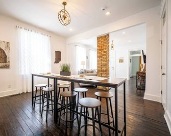 Union Farmhouse - Dwtn Indy 2br Farmhouse - Indianapolis - Essbereich