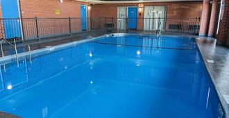 Fairview Inn & Suites - Jonesboro - Pool