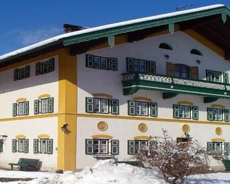 Apartment Margerite with 1 separate bedroom, living room with kitchen - Rohrdorf - Edificio