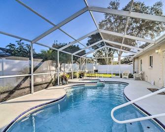 Sunny Seminole Gem with Screened Lanai and Pool! - Seminole - Pool