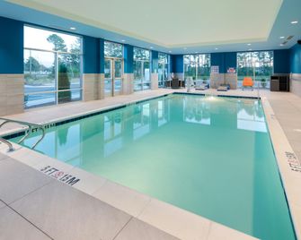 Hampton Inn by Hilton Smithfield Selma - Smithfield - Piscina