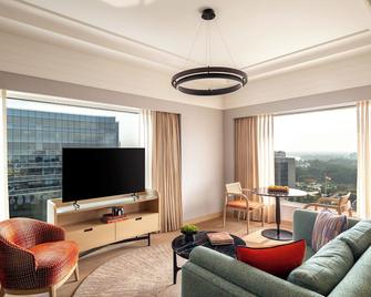 Pullman Chennai Anna Salai - Chennai - Living room