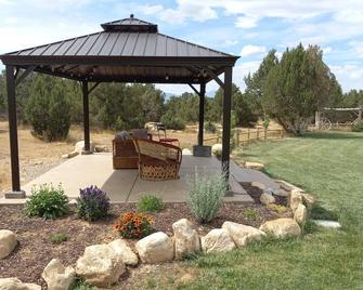 Hacienda Roja - The Juniper #5 at Wind Walker Homestead - Spring City - Patio