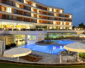 Hotel Livada Prestige - Sava Hotels & Resorts - Moravske Toplice - Pool