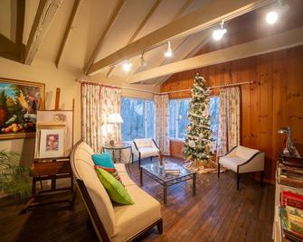 Mountain House - A Private Rustic Oasis With Goats! - New Hope - Living room