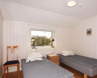 2 bedroom lovely apartment in Väjern - Kungshamn - Sovrum