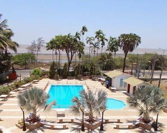Sandy Resort - Daman - Pool