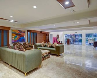 Hotel The Pearl, City Center - Traveler's Choice Award Winner for 2025 - Νέο Δελχί - Σαλόνι ξενοδοχείου