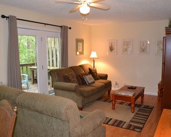 149laviln | Desoto Courts Townhome | Sleeps 4 - Hot Springs Village - Sala de estar