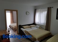 Guest House Good Night - Gornji Babin Potok - Bedroom